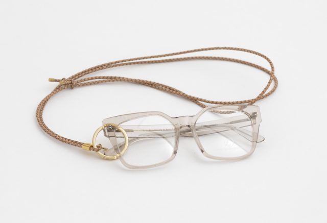 Brillenkette mit Lederkordel und Ring