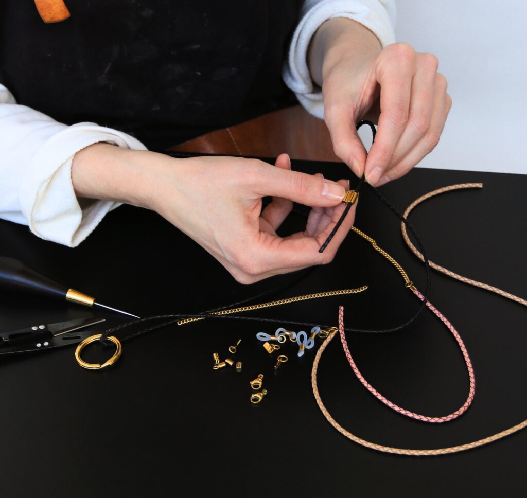 Brillenketten von Lapàporter in Handarbeit hergestellt