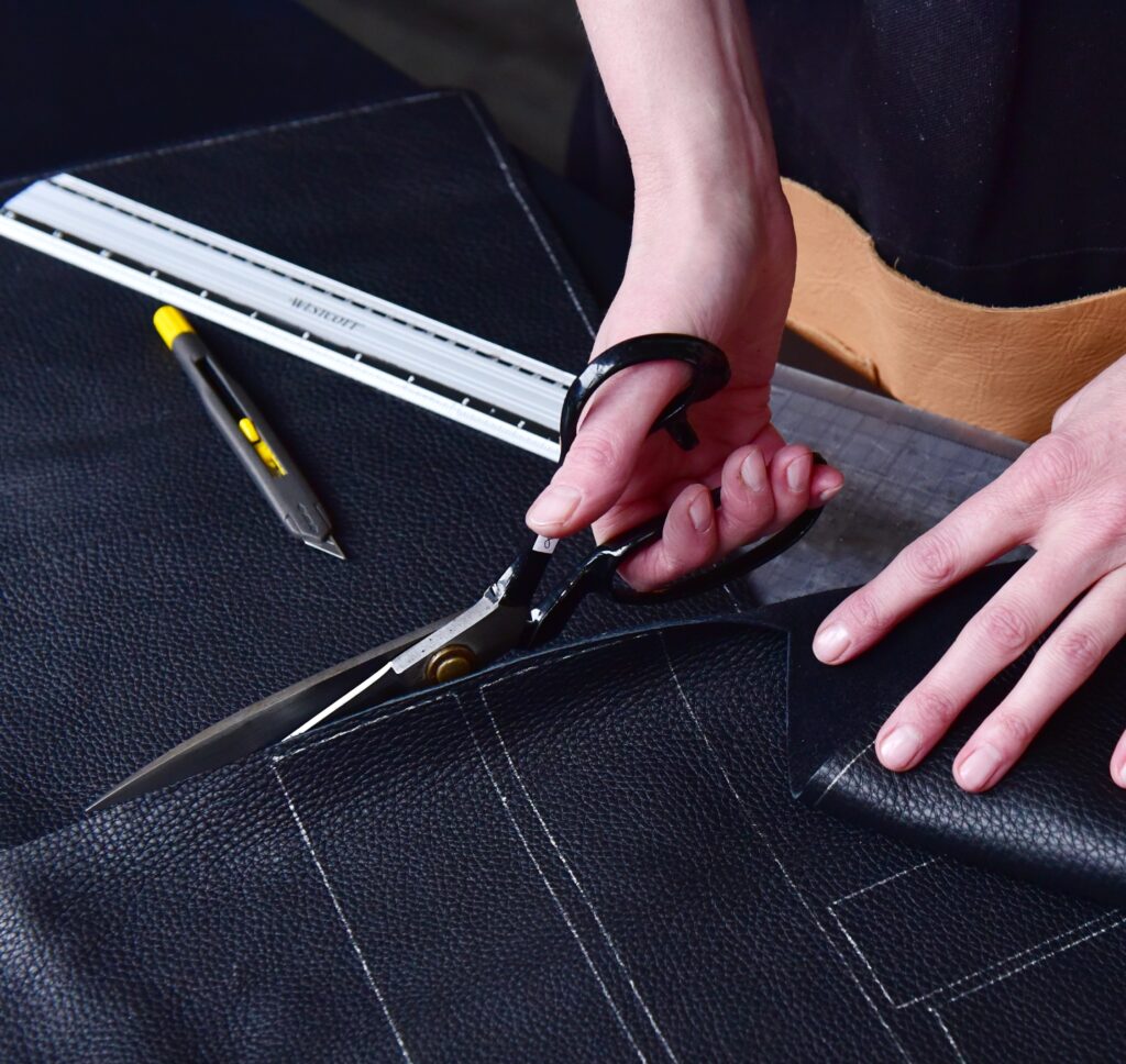 Lederhandwerk zuschneiden von Leder Laptoptasche für Damen