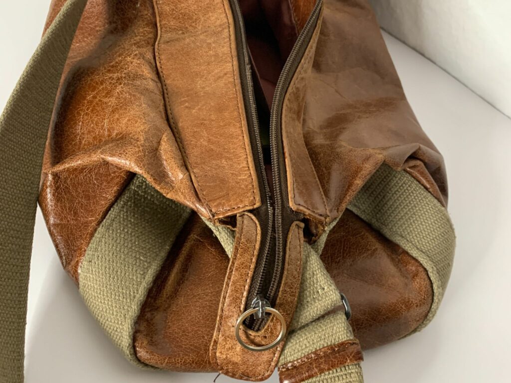 Ledertasche kaputter Reißverschluss