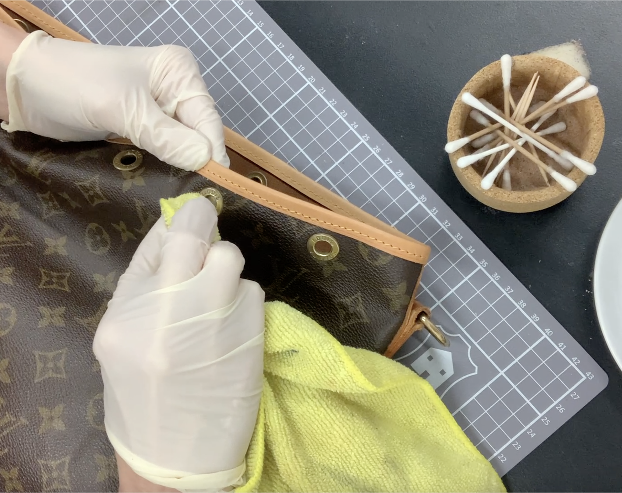 Reparatur einer Louis Vuitton Tasche