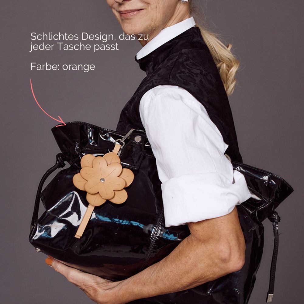 bag-charm-lederblüte-bordeaux-lapaporter5 Bag Charm Trend Lederblüte