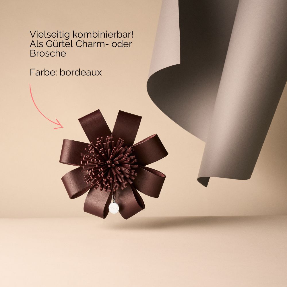 Lederblume Brosche
