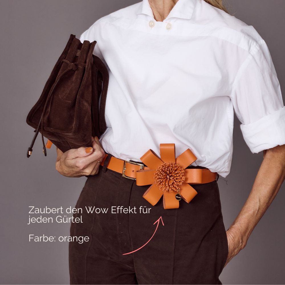 Gürtel mit großer Lederblume