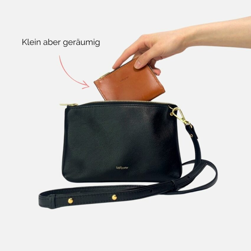 kleine schwarze Ledertasche von Lapàporter