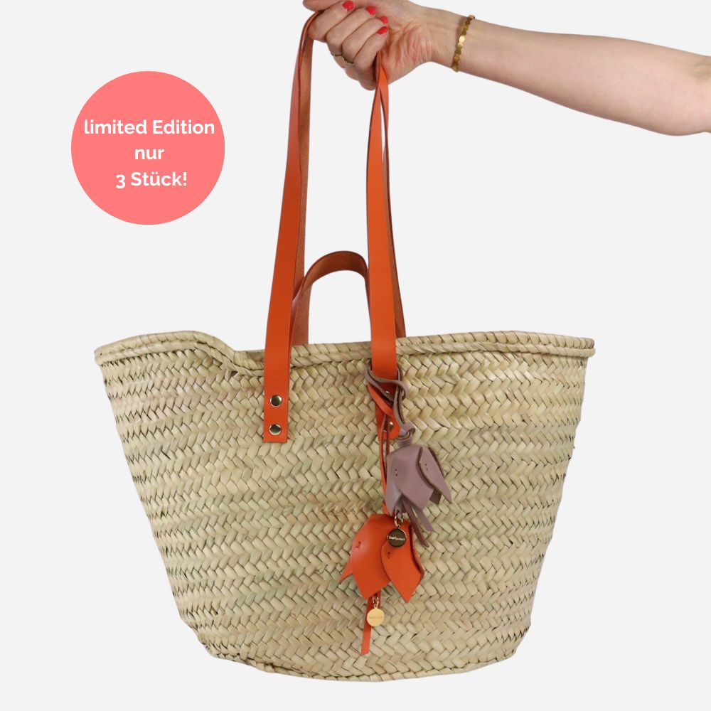 Korbtasche oder Strandtasche mit Lederhenkeln